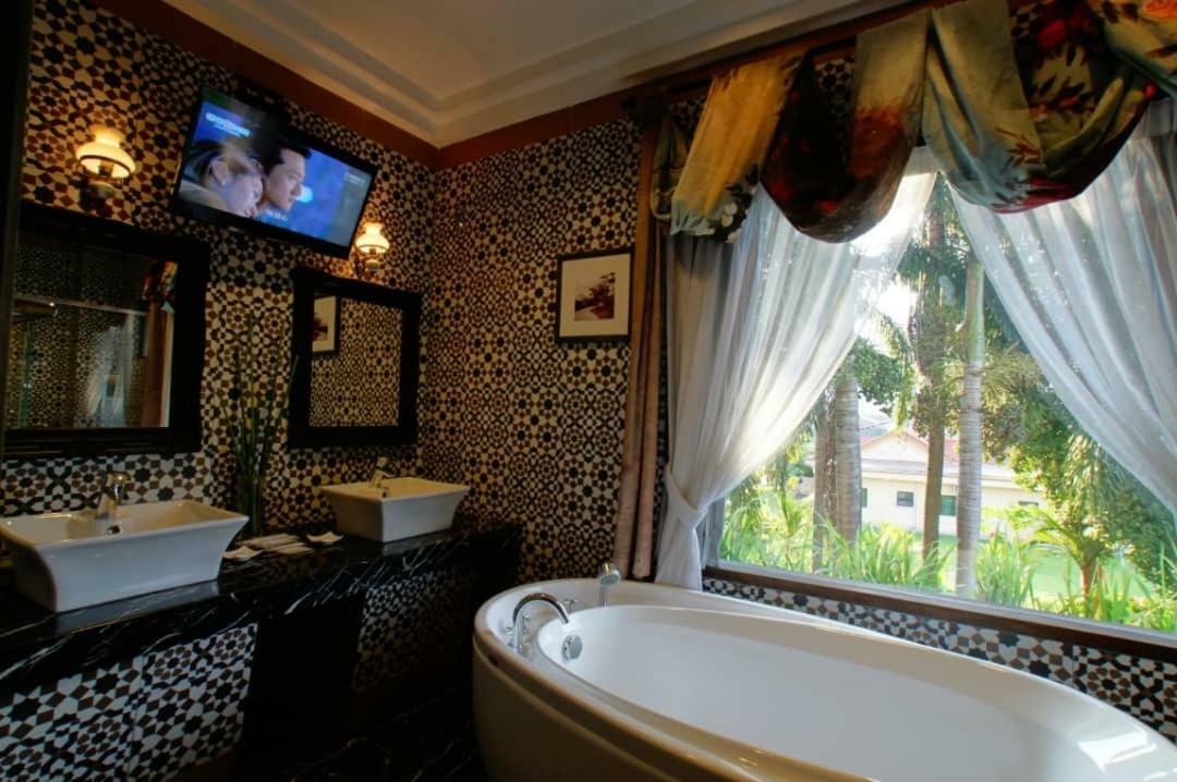 Kinta Bali Villa Ipoh Exterior photo